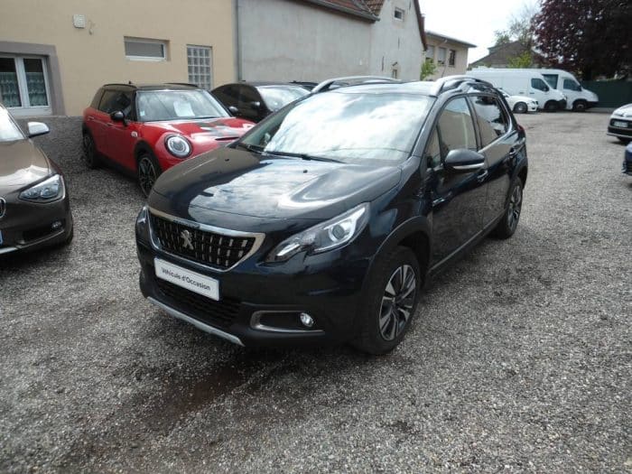 Peugeot 2008 Puretech 130 S&S ALLURE 1ERE MAIN ORIGINE FRANCE 14 000 KMS TVA RECUPERABLE 15900 euros