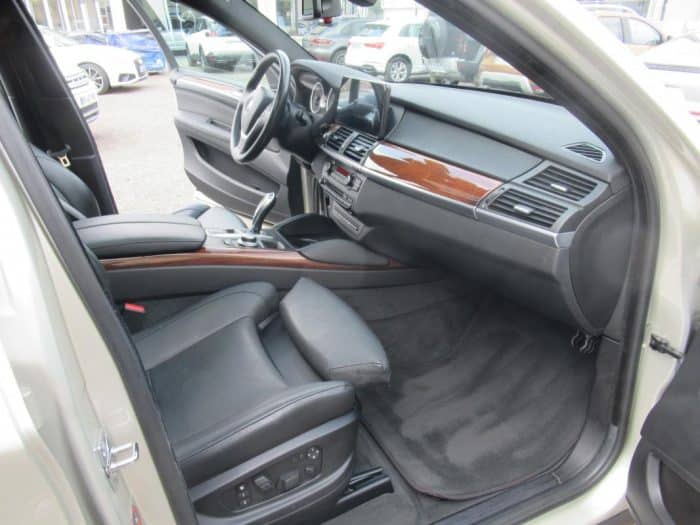 BMW X6 50I EXCLUSIVE FULL OPTIONS 89500 KMS – Image 10