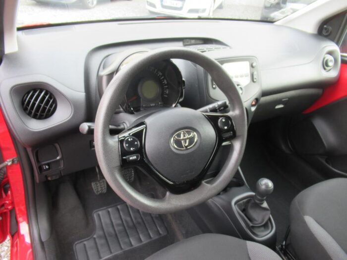 Toyota Aygo 1.0 WT-I 72 CH X-PLAY 28000 KMS TVA RECUPERABLE – Image 11