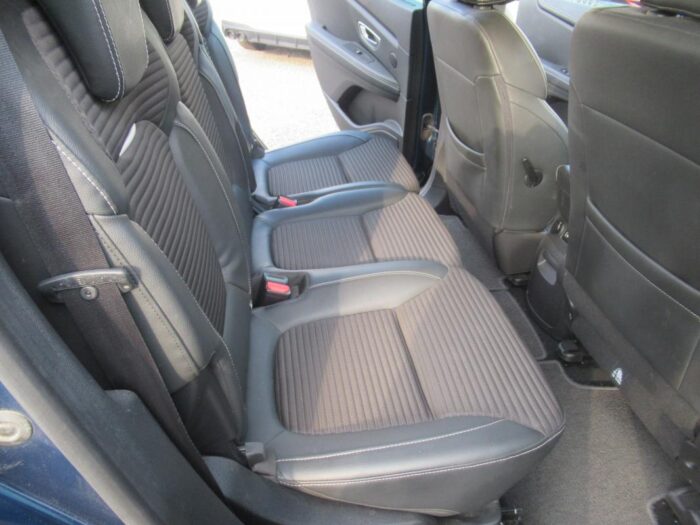 Renault Scénic 120 CH BOSE 1ERE MAIN TVA RECUPERABLE – Image 9