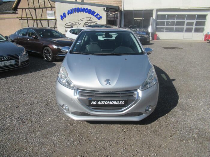 Peugeot 208 ALLURE 1.4 VTI 95CH 88500 KMS – Image 3