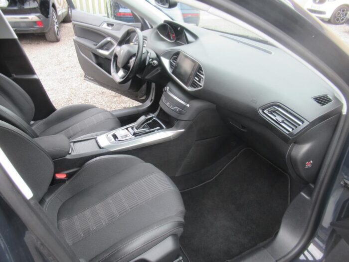 Peugeot 308 ALLURE 130 CH EAT 8 1ERE MAIN FRANCE TVA RECUPERABLE – Image 10