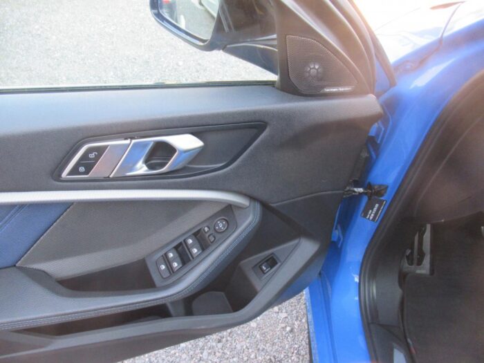 BMW Série 1 F40 M135I XDRIVE FULL OPTIONS – Image 17