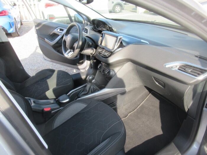 Peugeot 2008 ALLURE 82 CH – Image 10