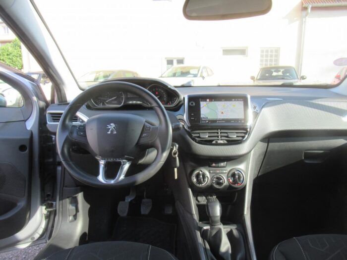Peugeot 2008 ALLURE 82 CH – Image 11