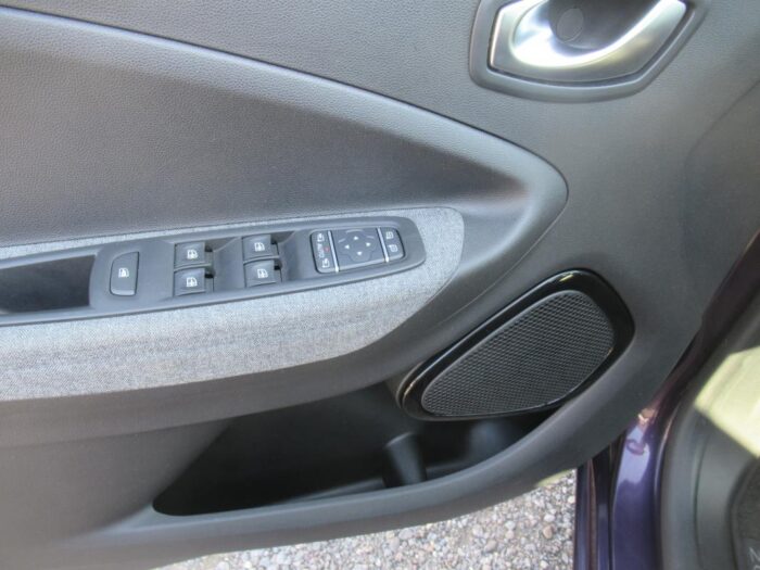 Renault Zoe E-TECH INTENS CHARGE NORMALE R135 1ERE MAIN FRANCE – Image 15