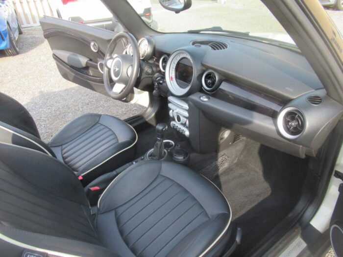 Mini Cabrio COOPER S 175 CH PACK CHILI – Image 16