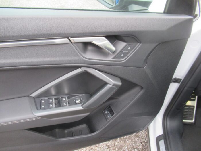 Audi Q3 Sportback TFSI E 245 CH S line FULL OPTIONS 1ERE MAIN FRANCE TVA RECUPERABLE – Image 17