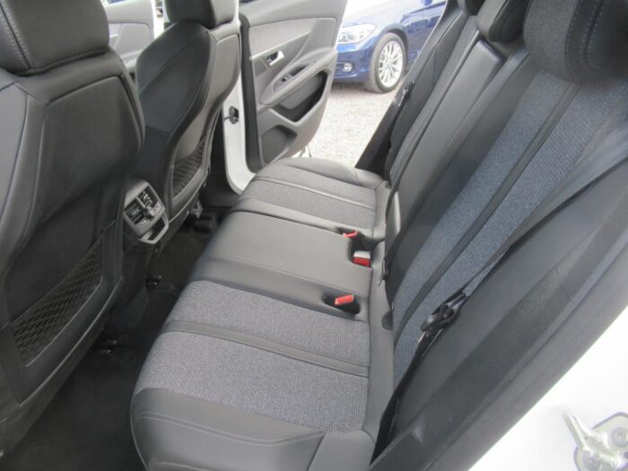 Peugeot 3008 ALLURE 130 CH EAT 8 1ERE MAIN – Image 8