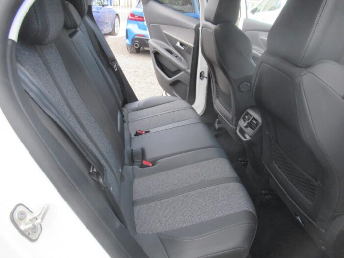Peugeot 3008 ALLURE 130 CH EAT 8 1ERE MAIN – Image 9
