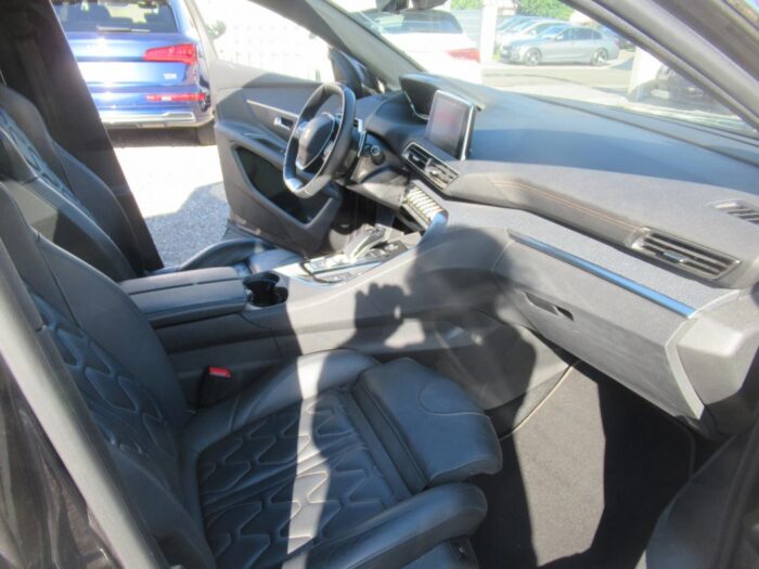 Peugeot 3008 HYBRID 225 CH GT LINE 1ERE MAIN – Image 10
