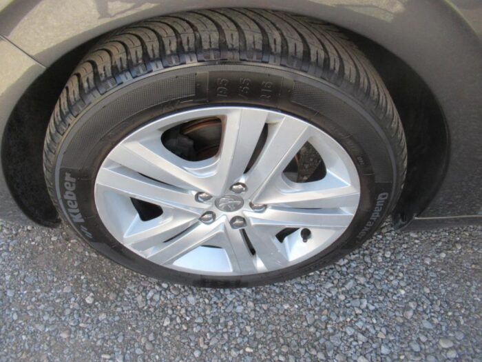 Peugeot 208 102 CH SIGNATURE – Image 14
