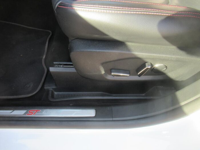 Ford S-Max 150 CH ST LINE 7 PLACES ORIGINE FRANCE – Image 18