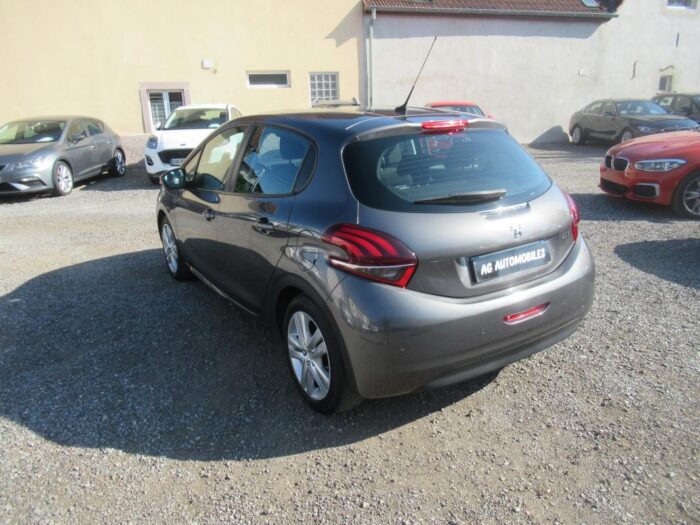 Peugeot 208 102 CH SIGNATURE – Image 5