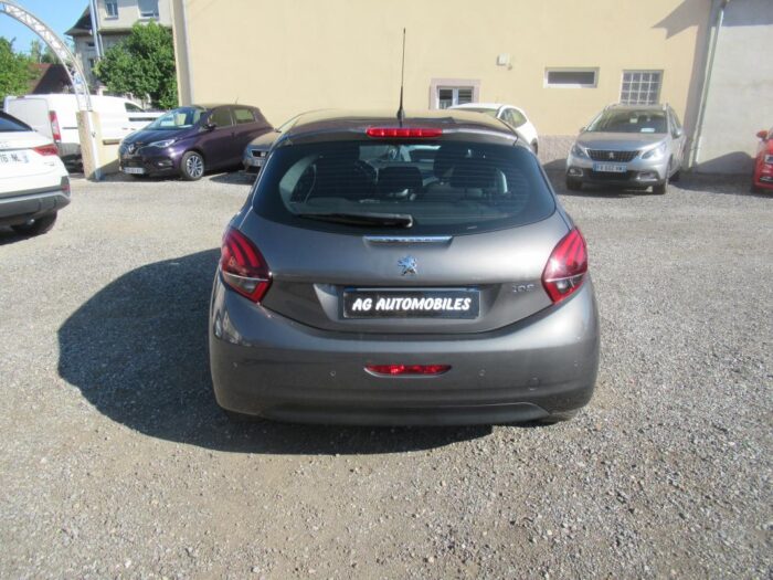 Peugeot 208 102 CH SIGNATURE – Image 6