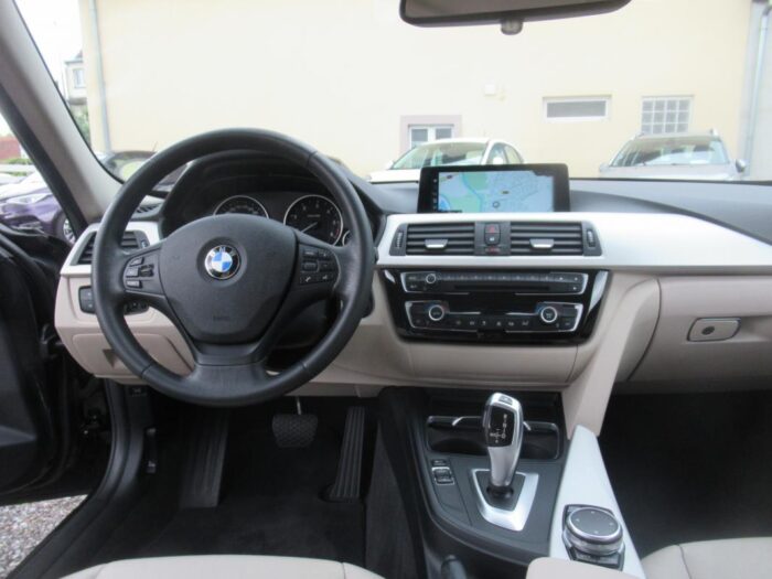 BMW 320d Touring LOUNGE PLUS 163 CH – Image 12