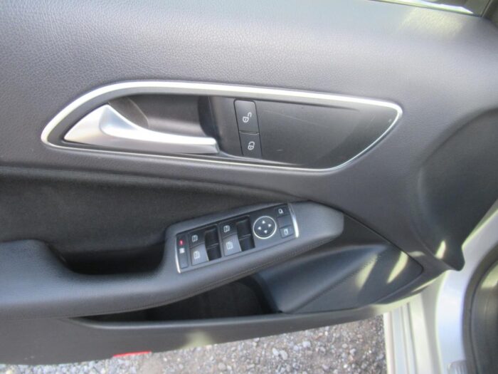 Mercedes Classe A 180 INTUITION 109 CH ORIGINE FRANCE – Image 13