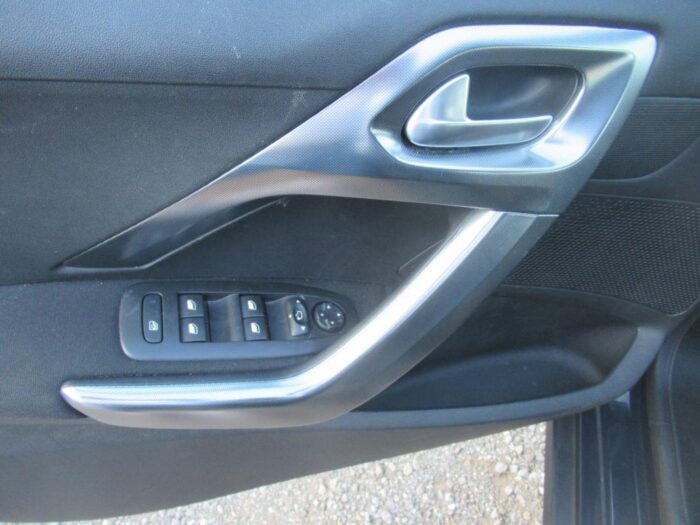 Peugeot 2008 ALLURE BUSINESS 130 CH 50000 MKMS – Image 13
