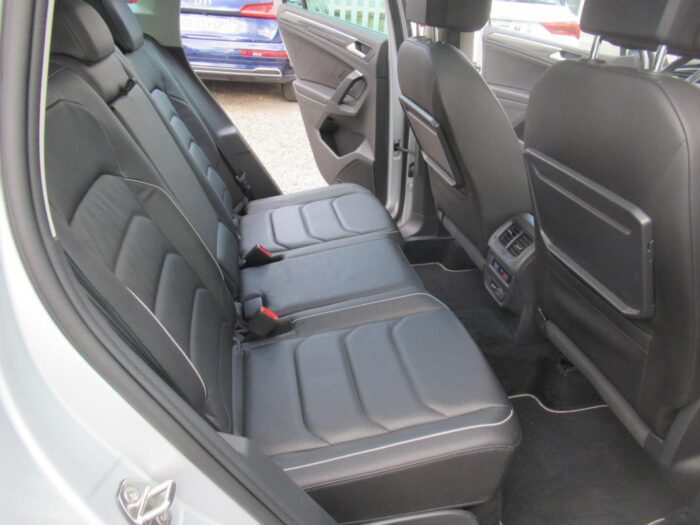 Volkswagen Tiguan 150 CH CARAT EXCLUSIVE ORIGINE FRANCE – Image 9