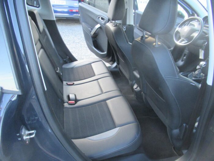 Peugeot 2008 ALLURE BUSINESS 130 CH 50000 MKMS – Image 9