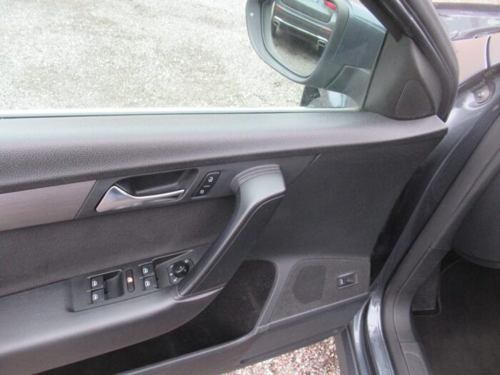 Volkswagen Passat 2.0 TDI BLUEMOTION 140 CH – Image 13