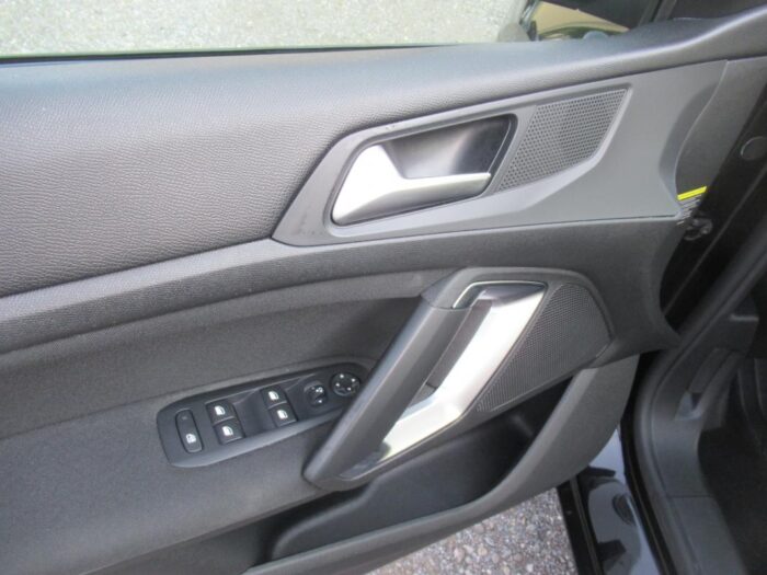Peugeot 308 ALLURE 130 CH EAT 8 – Image 13