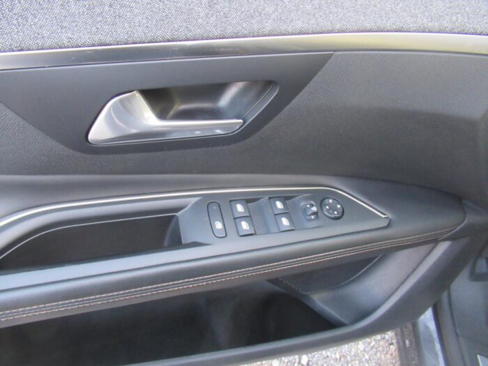 Peugeot 3008 GT LINE 180 CH EAT 8 – Image 15