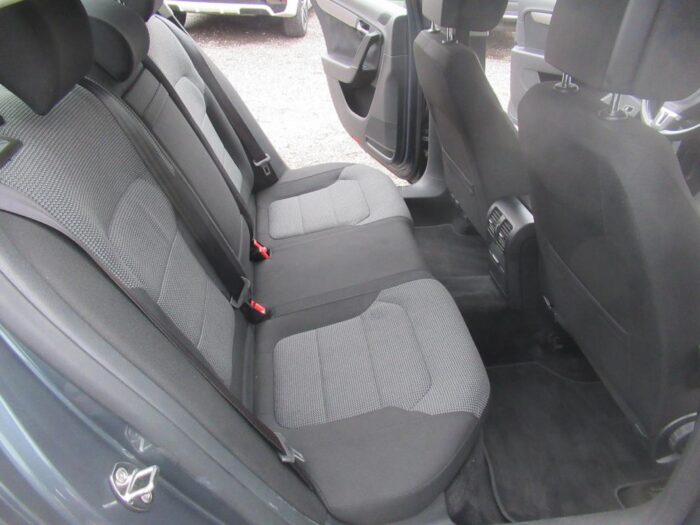 Volkswagen Passat 2.0 TDI BLUEMOTION 140 CH – Image 9