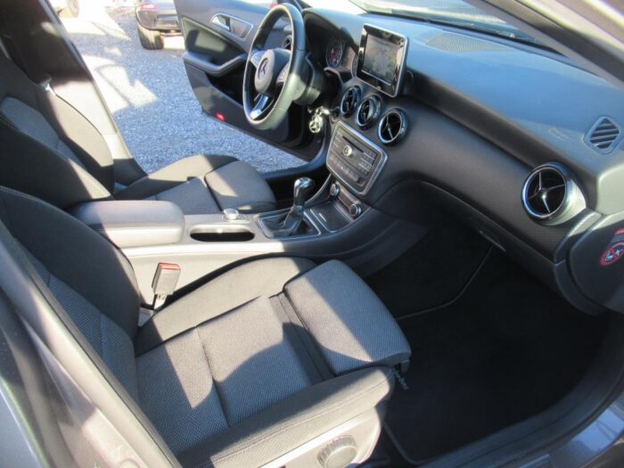 Mercedes Classe A 180 INTUITION 122 CH ORIGINE FRANCE 67000 KMS – Image 10