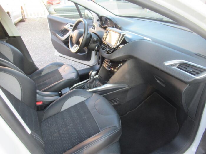 Peugeot 2008 ALLURE 82 CH – Image 10