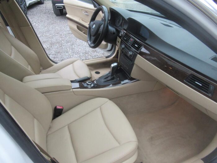 BMW Série 3 TOURING 325I XDRIVE LUXE – Image 10
