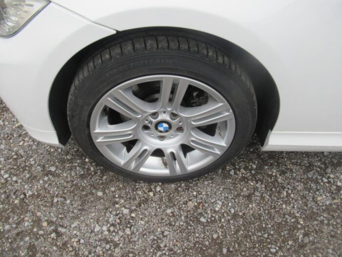 BMW Série 3 TOURING 325 I XDRIVE LUXE 218 CH – Image 17