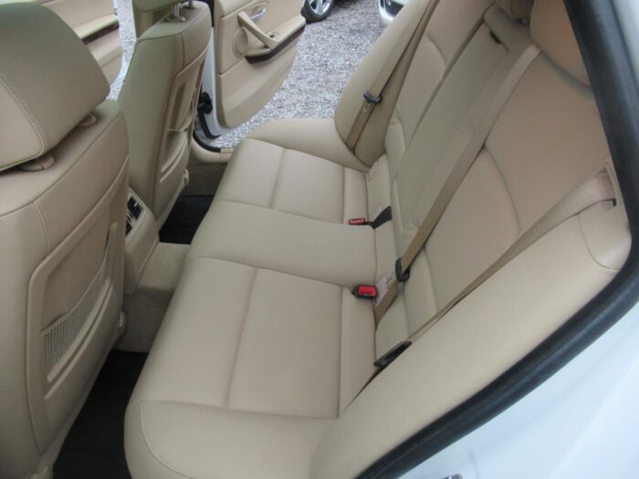 BMW Série 3 TOURING 325 I XDRIVE LUXE 218 CH – Image 8