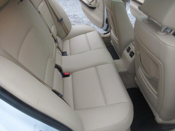 BMW Série 3 TOURING 325I XDRIVE LUXE – Image 9